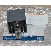 1425754 - Elektromos relé